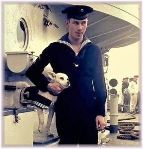 Bordhund Pisco (Gefreiter), Schulfregatte ,,Hipper”, wegen einer Fahrt in die Tropen geschoren, nach 1963, Abb. 06