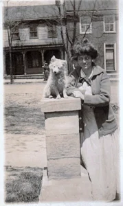 1932