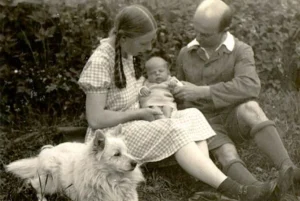 1935