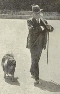 1935 Sonntagsspaziergang mit Wolfsspitz
