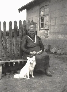 1943