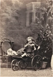 Tochter von Mrs J.E., Phillips
Foto-Studio Camille Silvy (1862-1866)