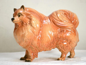 Goebel, Porzellan-Spitz, 30 cm x 22 cm, standardgemäßer Pom, orange, Abb. 02