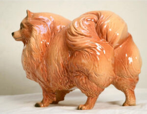 Goebel, Porzellan-Spitz, 30 cm x 22 cm, standardgemäßer Pom, orange, Abb. 04