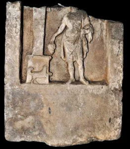Grabstele d. Exakestas, Sohn v. Damoteles, der d. auf ihn zustürmenden Spitz eine Traube reicht, 2. Hälfte d. 2. Jh. v. Chr., Fundort Ephesus, © Ephesus-Museum, Izmir