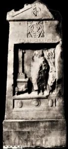 Grabstele des Aristodikos, Sohn von Zeuksis, aus grauem Marmor, Ephesos, 2.Jh. v. Chr., © Ashmolean Museum, Oxford