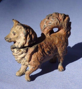 Heyde, Bronze (hohl), handcoloriert, H 7,6 cm x 6,3 cm, Abb. 01