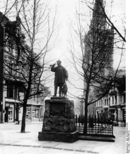 Kuhhirtendenkmal (das frühere!), Bundesarchiv Bild 183-2008-0312-501, Bochum, Kuhhirten-Denkmal 1930