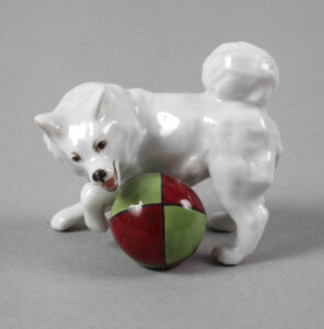 Meissen, Kl. Spitz mit Ball, Entwurf Erich Hösel 1907, unterglasurblaue Knaufschwertermarke, 6 cm, Abb. 01