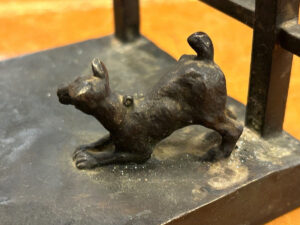 Pferd und Hund in La Barrière, Bronze, von D’Illiers Gaston (1876-1932), 19. Jh. (Second Empire II), H 15 x L 14,5 x T 10 cm, Abb. 05
