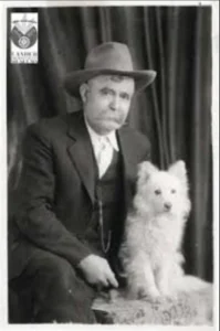 Portrait Mann mit Spitz, undatiert